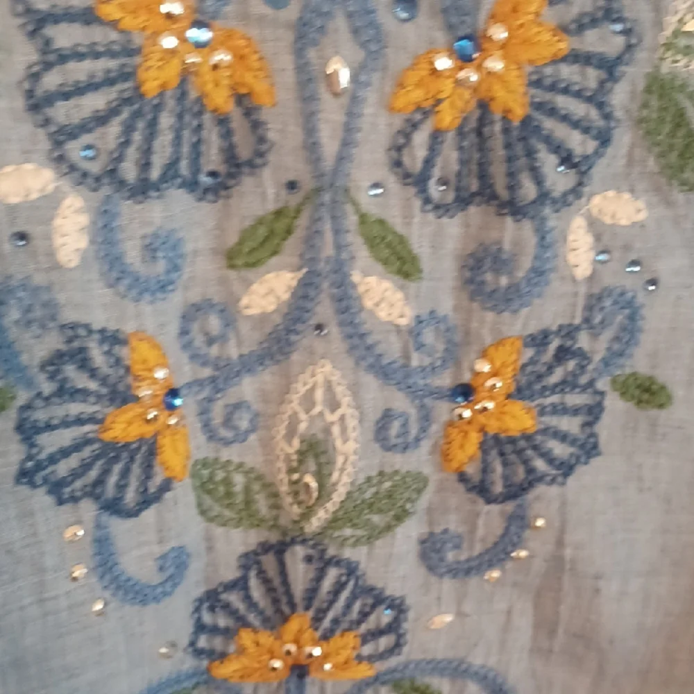 Alfred Dunner Blue Embellished Bell Sleeve Tunic Tip Size Large - Picture 4 of 5